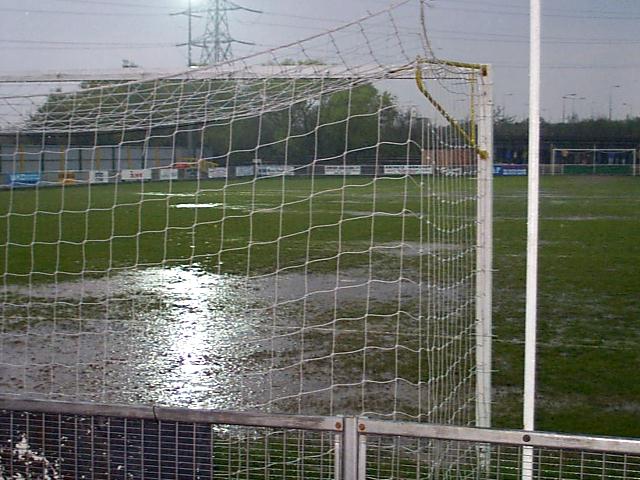 Purfleet and the rain